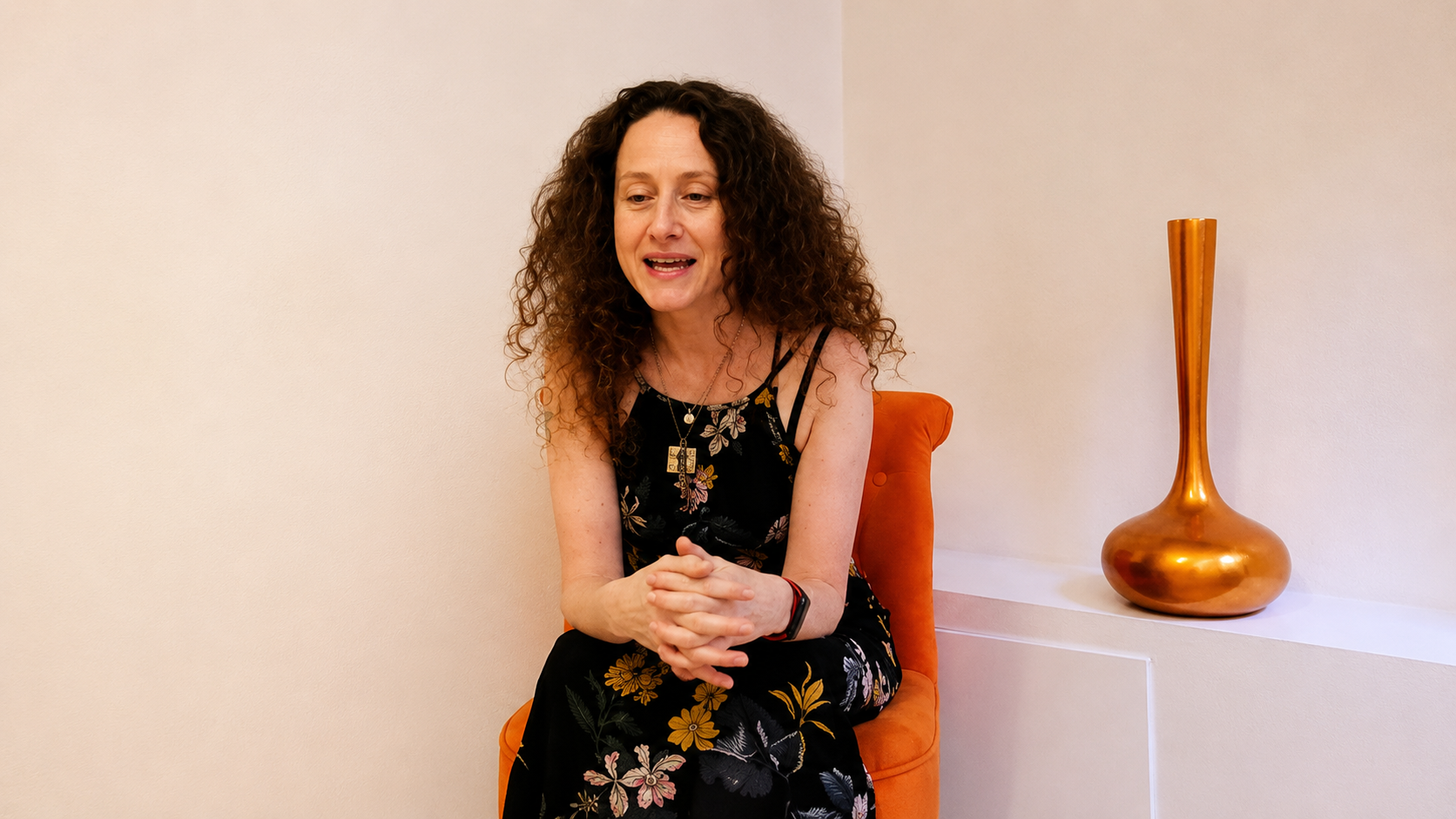 Hannah, a White Tiger Qigong instructor, sharing her experience